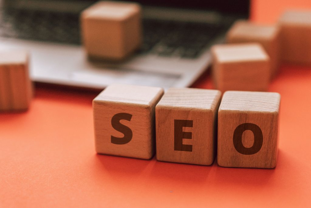 Qual a melhor plataforma para criar sites para SEO/GEO?